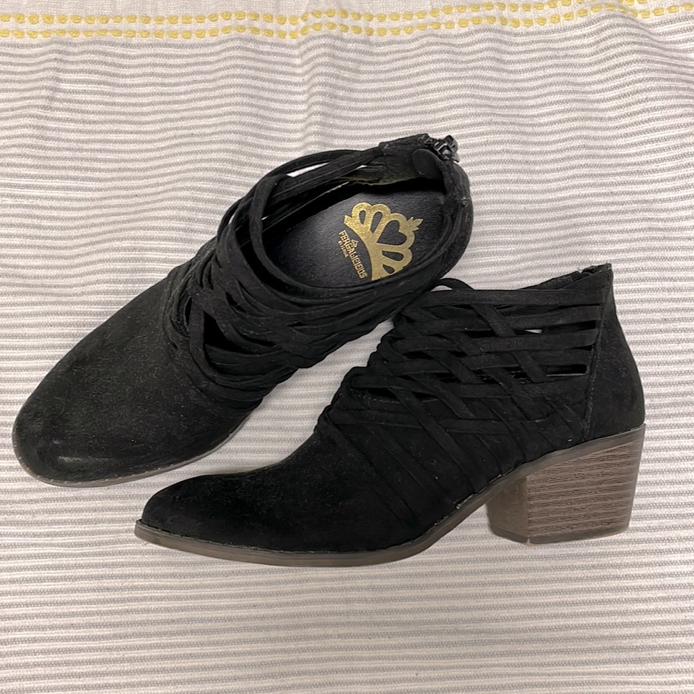 Fergalicious black booties. Size 7.5.